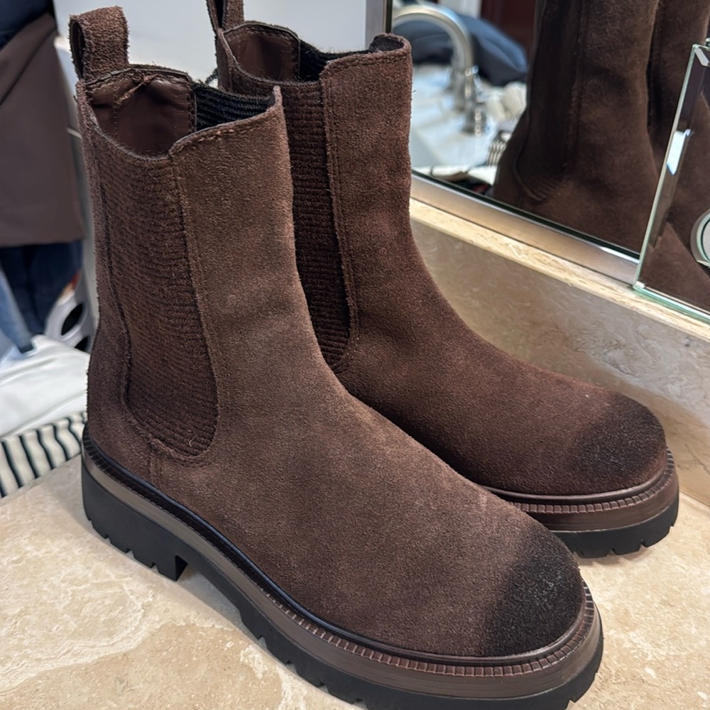 Dam Edelman 7.5 women’s brown boot.
